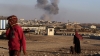 Columna de humo se levanta tras un ataque aéreo de Israel a la ciudad de Rafa, Franja de Gaza, el 7 de mayo de 2024.