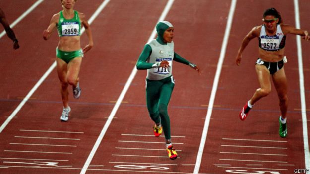 Las marcas alcanzadas en la pista convirtieron a Freeman -aquí, con malla verde de cuerpo entero- en la sexta mujer más veloz de la historia. Las marcas alcanzadas en la pista convirtieron a Freeman -aquí, con malla verde de cuerpo entero- en la sexta mujer más veloz de la historia.