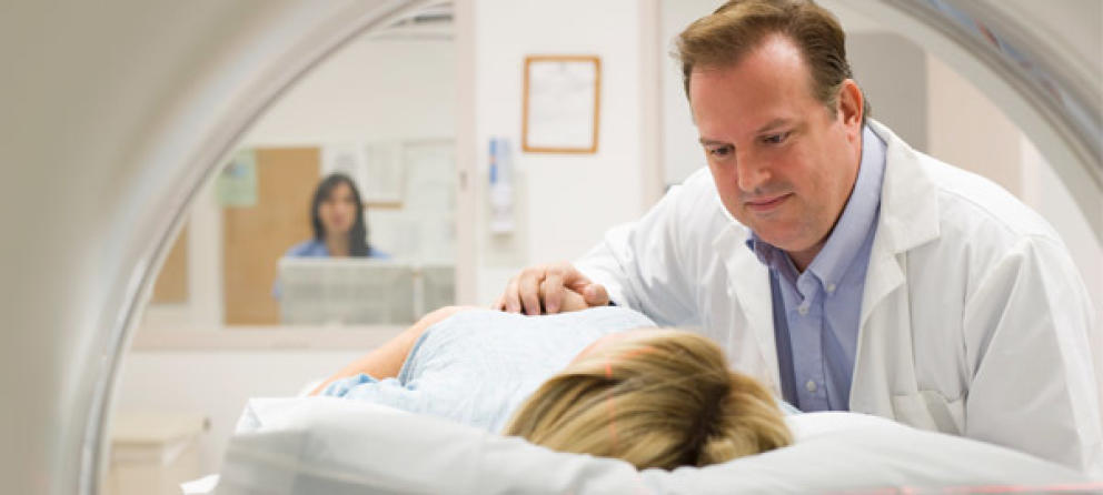 Sí un médico cree que tienes un síntoma de cáncer mandará hacer más pruebas. (Corbis) Si un médico cree que tienes un síntoma de cáncer mandará hacer más pruebas. (Corbis)