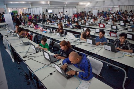 Usuarios de Internet en México.  Foto: Miguel Dimayuga