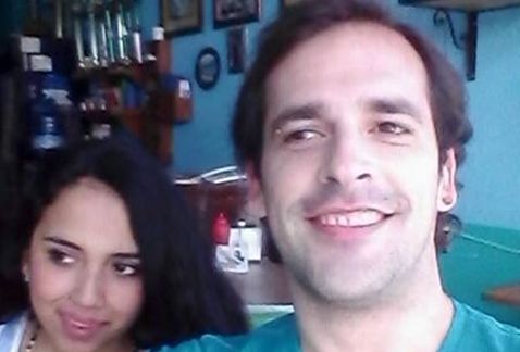Roberto Alejandro Santos Martínez tiene algunas fotografías con su novia Julibeth en su página de Facebook. (Especial)