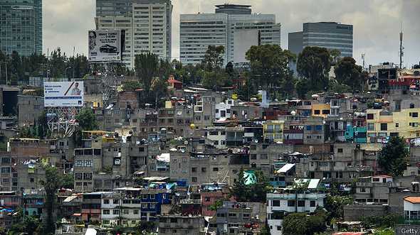 En México, el 20% de habitantes más ricos gana 13 veces más que el 20% más pobre.