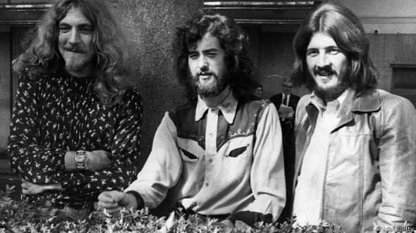 A Led Zeppelin también lo han acusado de utilizar técnicas dudosas para introducir mensajes en sus canciones. A Led Zeppelin también lo han acusado de utilizar técnicas dudosas para introducir mensajes en sus canciones.