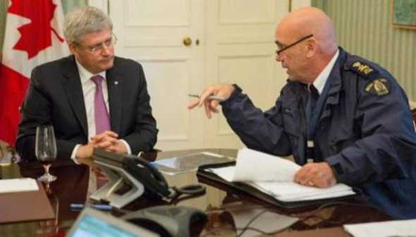 Se informó que Harper se dirigirá a la nación en breve. Se informó que Harper se dirigirá a la nación en breve.