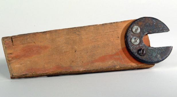 Una pinza fabricada por los reos que planificaban la espectacular fuga. (Museo Alcatraz)
