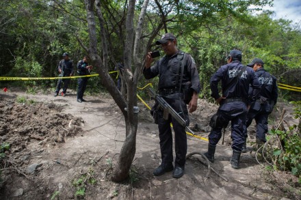 Continúan pesquisas en fosas clandestinas de Iguala, Guerrero. Foto: Octavio Gómez