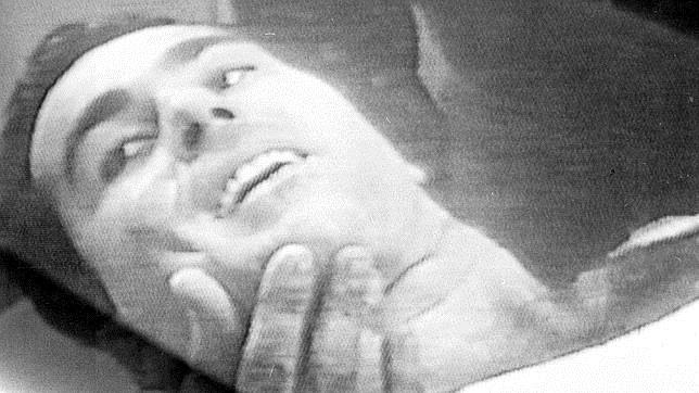 ABC Paquirri, en la enfermería, explica al doctor cómo es la cornada