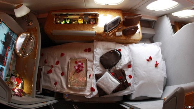 Cuando ha viajado con Emirates, su pasaje le ha solido permitir alojarse en esta suite individual. Cuando ha viajado con Emirates, su pasaje le ha solido permitir alojarse en esta suite individual.