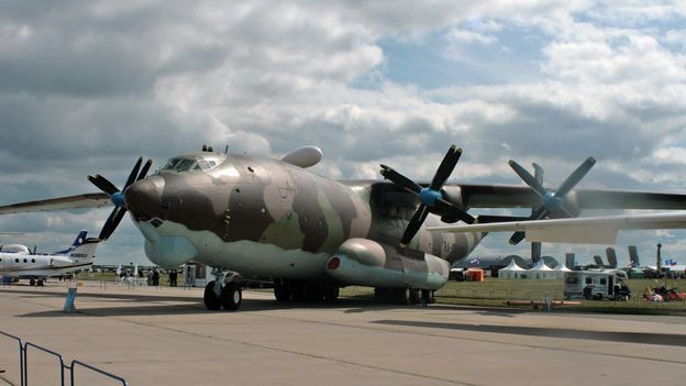 Los aviones Antonov An-22 son el principal medio de transporte del ejército ruso. Los aviones Antonov An-22 son el principal medio de transporte del ejército ruso.