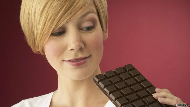 Para nosotros es una barra de chocolate, pero para Macgyver se trata de un elemento químico para contener una fuga de ácido sulfúrico. Para nosotros es una barra de chocolate, pero para Macgyver se trata de un elemento químico para contener una fuga de ácido sulfúrico.