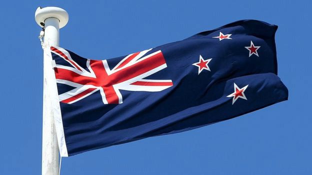 La bandera actual, que fue adoptada en 1902, lleva la insignia de Reino Unido en una esquina. La bandera actual, que fue adoptada en 1902, lleva la insignia de Reino Unido en una esquina.