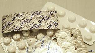 Hoy en día se producen unas 20.000 toneladas de ibuprofeno al año. Hoy en día se producen unas 20.000 toneladas de ibuprofeno al año.