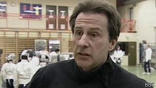 Richard Bonehill fue el responsable de la transformación del club de esgrima de Truro. Richard Bonehill fue el responsable de la transformación del club de esgrima de Truro.