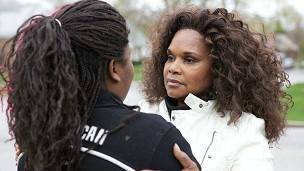 Brenda Myers-Powell no sólo sobrevivió, sino que ayuda a otras a sobrevivir. Brenda Myers-Powell no sólo sobrevivió, sino que ayuda a otras a sobrevivir.