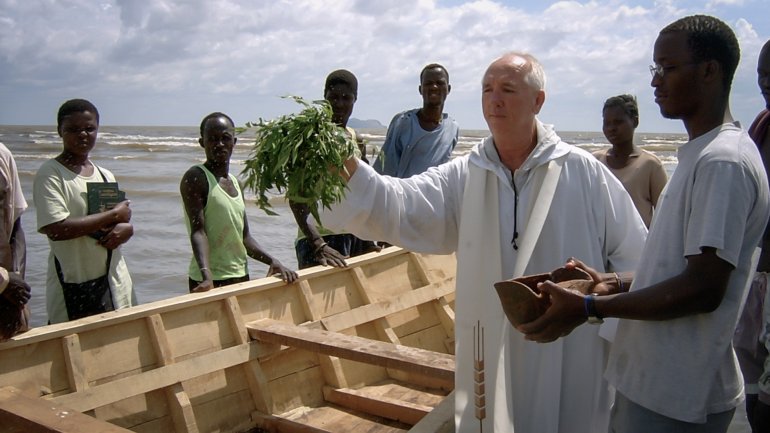 Francisco Andreo, uno de los creadores de la Comunidad Misionera de San Pablo Apóstol, durante una misión en África.