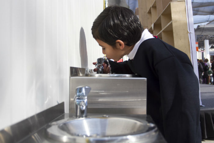 En las escuelas faltan todavía bebederos porque aún están en proceso los criterios que los centros educativos deben establecer. Foto: Cuartoscuro En las escuelas faltan todavía bebederos porque aún están en proceso los criterios que los centros educativos deben establecer. Foto: Cuartoscuro