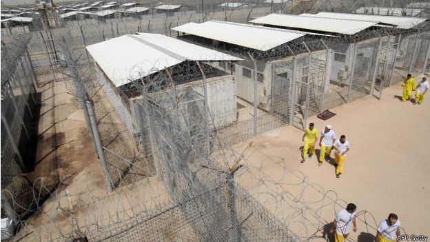 Por sus instalaciones pasaron, entre otros, nueve miembros de la cúpula de EI, de acuerdo al informe The Islamic State, de Soufan Group. Por sus instalaciones pasaron, entre otros, nueve miembros de la cúpula de EI, de acuerdo al informe The Islamic State, de Soufan Group.