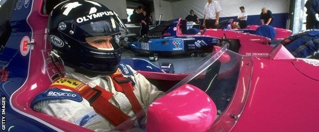 Damon Hill sustituyó a Amatin antes de coronarse campeón de F1 en 1996. Damon Hill sustituyó a Amatin antes de coronarse campeón de F1 en 1996.