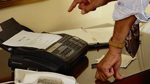 El fax sigue siendo un método preferencial para la comunicación hasta en las grandes empresas. El fax sigue siendo un método preferencial para la comunicación hasta en las grandes empresas.