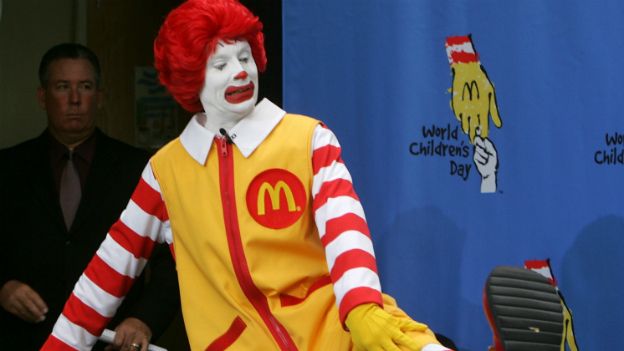Desde McDonald’s aseguran que gracias al programa McTeachers Night desde 2013 han dado US$2,5 millones a escuelas de todo el país. Desde McDonald’s aseguran que gracias al programa McTeachers Night desde 2013 han dado US$2,5 millones a escuelas de todo el país.