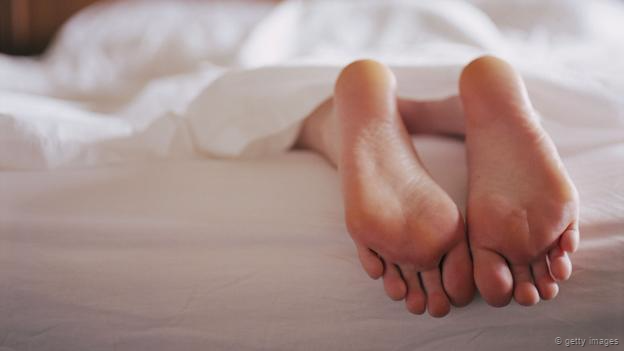 Los hombres más altos pueden resultar decepcionantes en la cama con respecto a las expectativas (y no solo porque se toman toda la sábana). Los hombres más altos pueden resultar decepcionantes en la cama con respecto a las expectativas (y no solo porque se toman toda la sábana).