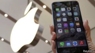 Una demanda común pide a Apple cinco millones de dólares por los costes que estima para sus clientes.