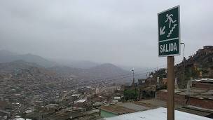 El barrio de Vista Hermosa es uno de los que está en lado más pobre del muro.