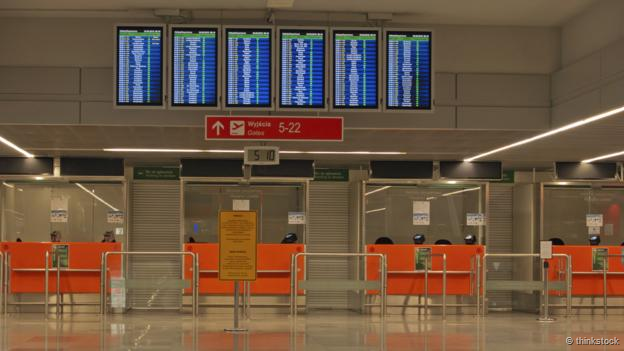 Un experimento psicológico en aeropuertos de Europa reveló que una entrevista bien conducida puede ser la respuesta al problema de cómo identificar a personas con falsas intenciones. Un experimento psicológico en aeropuertos de Europa reveló que una entrevista bien conducida puede ser la respuesta al problema de cómo identificar a personas con falsas intenciones.