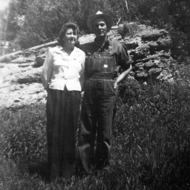 Los Olsen salían de gira con el pollo, y en tiempo de cosecha regresaban a la granja a trabajar. Foto: familia Waters. Los Olsen salían de gira con el pollo, y en tiempo de cosecha regresaban a la granja a trabajar. Foto: familia Waters.