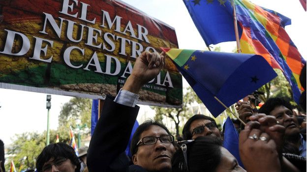 Los bolivianos recibieron la noticia como una fiesta. Los bolivianos recibieron la noticia como una fiesta.