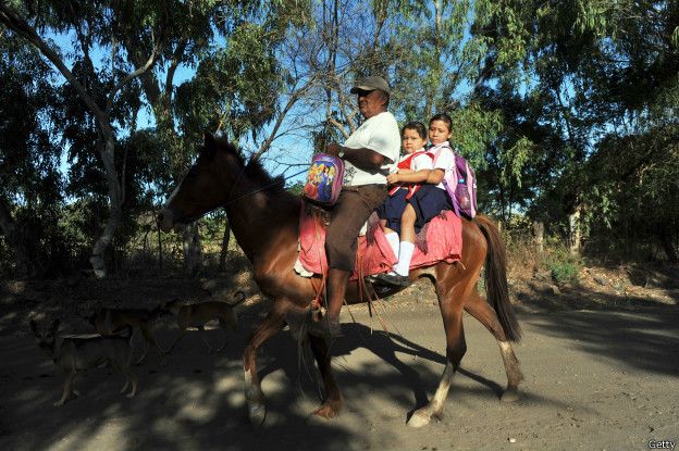 No todas las familias cuentan con un caballo, todo un lujo. No todas las familias cuentan con un caballo, todo un lujo.