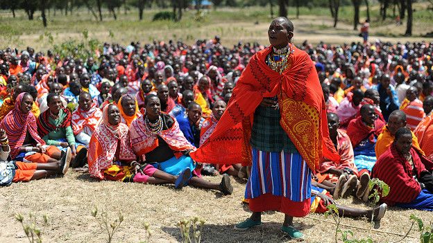 Los movimientos contra la mutilación genital femenina se multiplican en varios países. Los movimientos contra la mutilación genital femenina se multiplican en varios países.