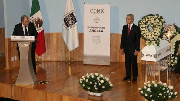 Las autoridades consevaron el cuerpo de Ángela en la morgue. Las autoridades consevaron el cuerpo de Ángela en la morgue.