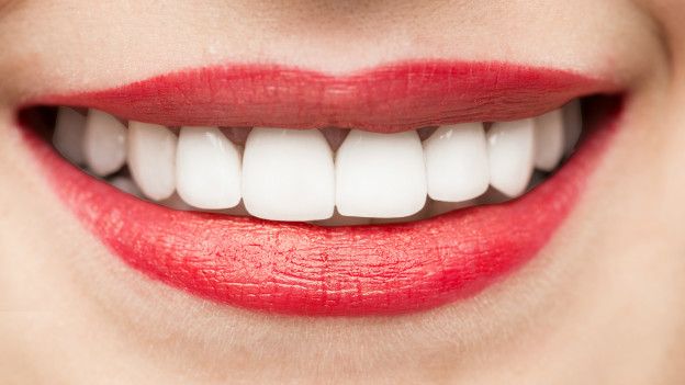 La genética puede influir en el blanco de tus dientes. La genética puede influir en el blanco de tus dientes.