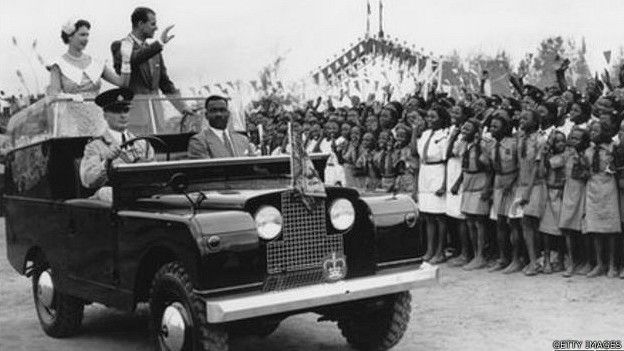 Favorito de la realeza británica, el Defender y sus antecesores han sido fabricados desde 1948. Favorito de la realeza británica, el Defender y sus antecesores han sido fabricados desde 1948.