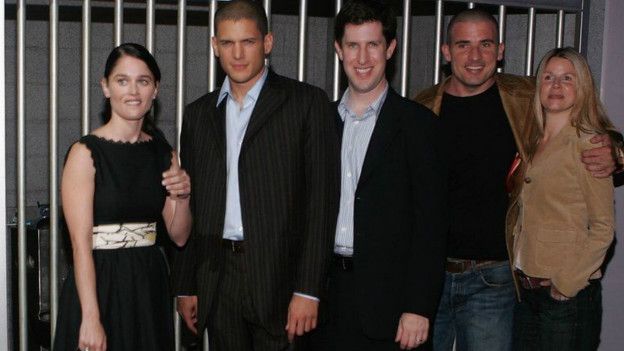 Se espera una nueva serie de Prison Break con al menos 10 episodios. Se espera una nueva serie de Prison Break con al menos 10 episodios.