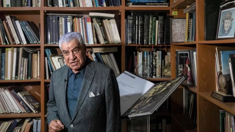 El arqueólogo egipcio Zahi Hawass ha reclamado el retorno de la piedra Rosetta a Egipto. El arqueólogo egipcio Zahi Hawass ha reclamado el retorno de la piedra Rosetta a Egipto.