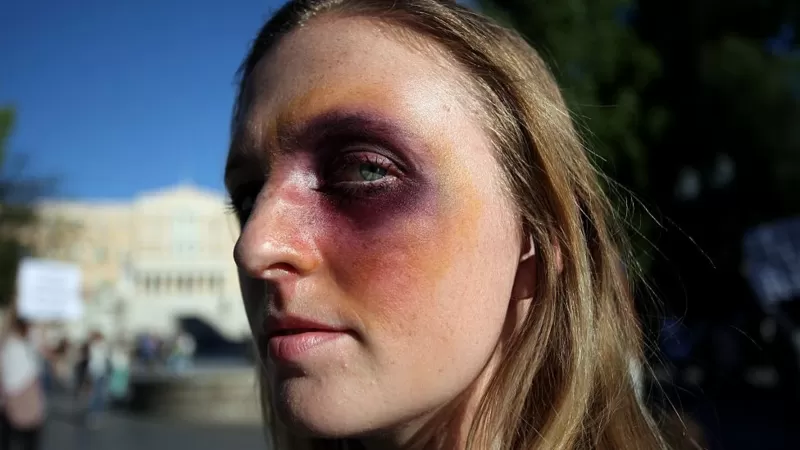 Una actriz durante una representación teatral en 2016, para conscientizar sobre la esclavitud moderna. Una actriz durante una representación teatral en 2016, para conscientizar sobre la esclavitud moderna.
