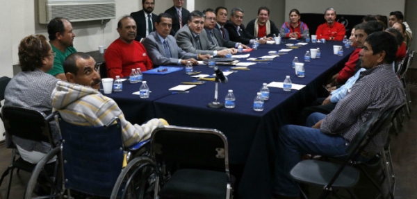 Reunión de familias de Pasta de Conchos en la CNDH.