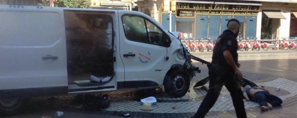 Imagen tras el atropello múltiple en Las Ramblas de Barcelona