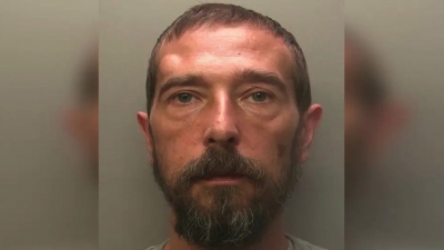 Condenan a 26 años a un diseñador de efectos visuales de &#039;El Señor de los Anillos&#039; que mató a sus padres por no cuidar bien a su perro