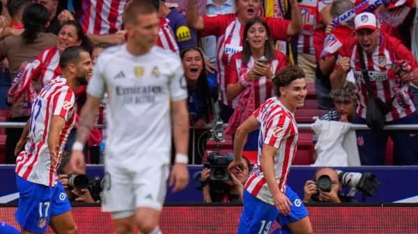 Julián Álvarez marcó un gol de penal y otro de tiro libre al borde del área.