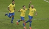 Everton celebra su gol junto a Coutinho.
