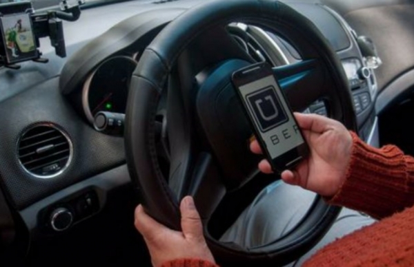 Uber pacta con sus conductores de EE UU que sigan de autónomos