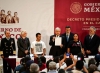 López Obrador presenta el decreto para la comisión de la verdad.