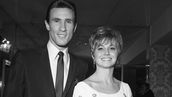 Karen Klaas junto con su primer esposo Bill Medley en 1969