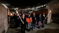 El Papa acepta el consejo de los médicos y sigue el Vía Crucis nocturno desde su casa