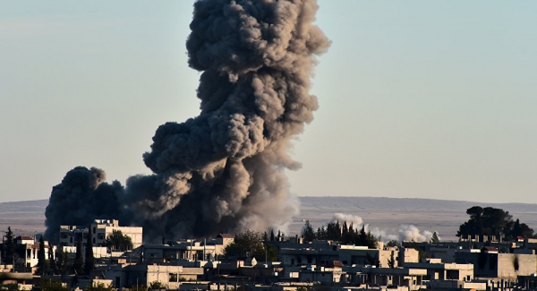 Un soldado sirio muere en un ataque aéreo de la coalición estadounidense en Homs