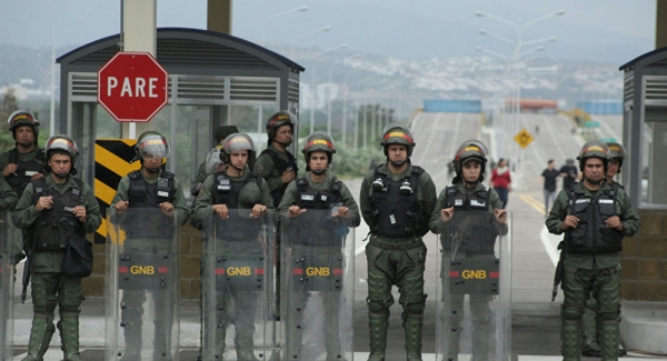 Venezuela refuerza bloqueo de puente Tienditas en la frontera con Colombia