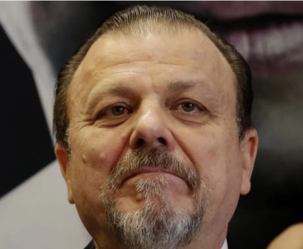 Sampson Lewkowicz perdió las esperanzas de que el duelo entre Canelo y David Benavídez se realice.